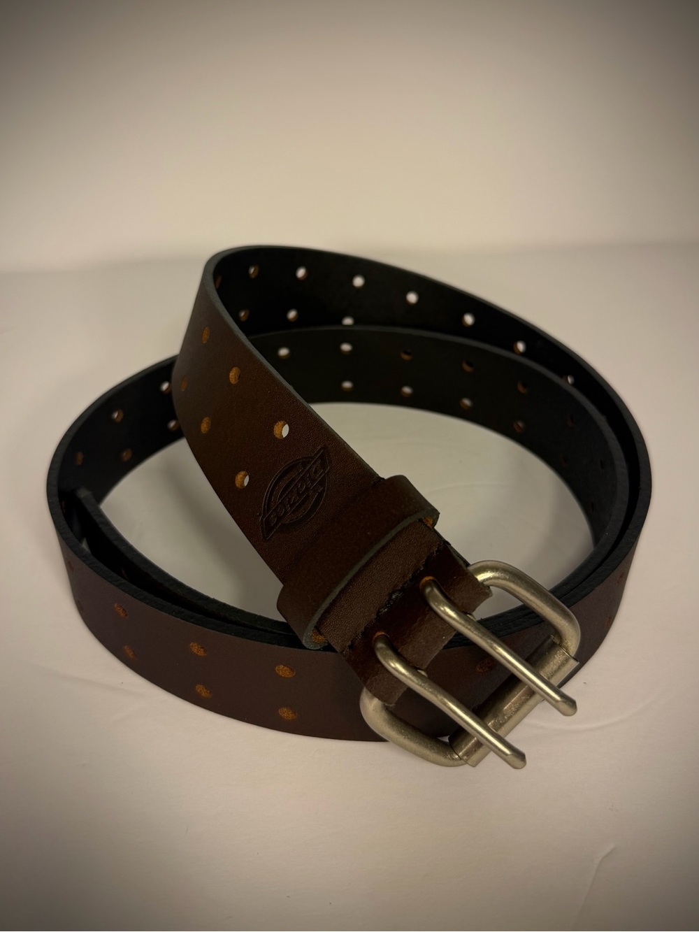 Dickies Brown Leather Men’s Belt with Double-Prong Buckle